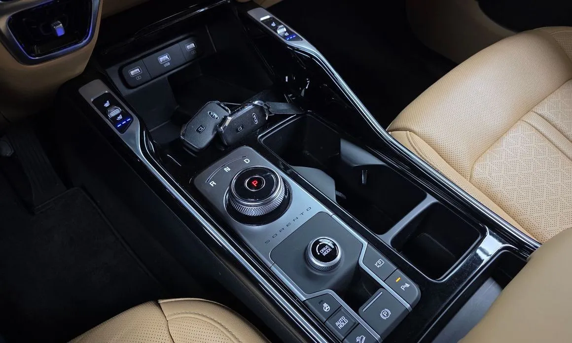 Kia Sorento — фото 8