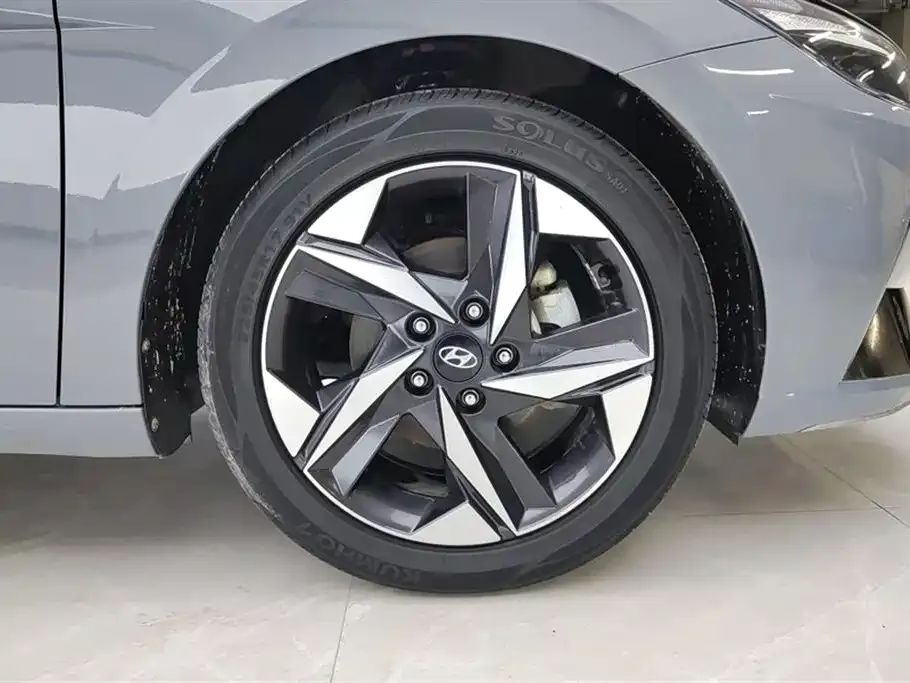 Hyundai Elantra — фото 2