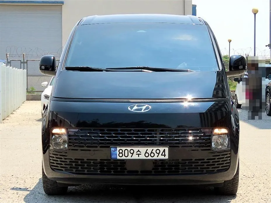 Hyundai Staria — фото 1