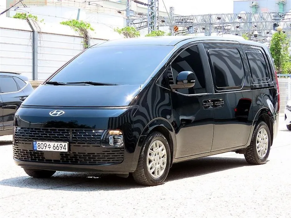 Hyundai Staria — фото 2