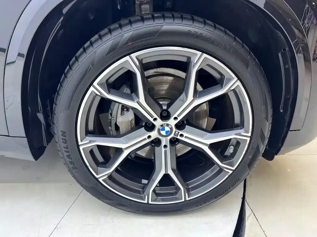 BMW X5 — фото 10