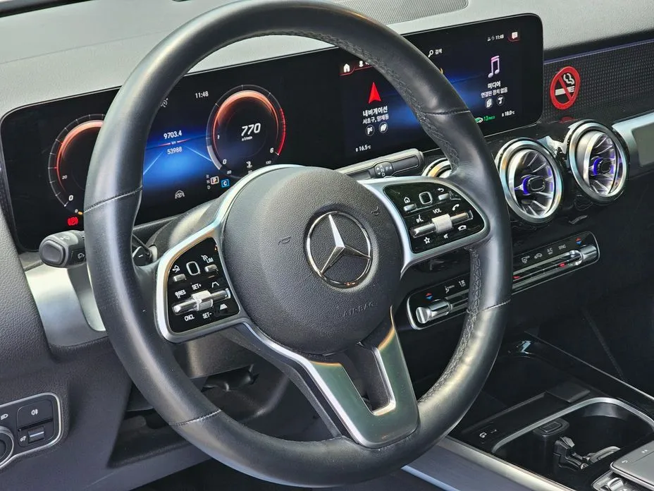 Mercedes-Benz GLB-Class — фото 10