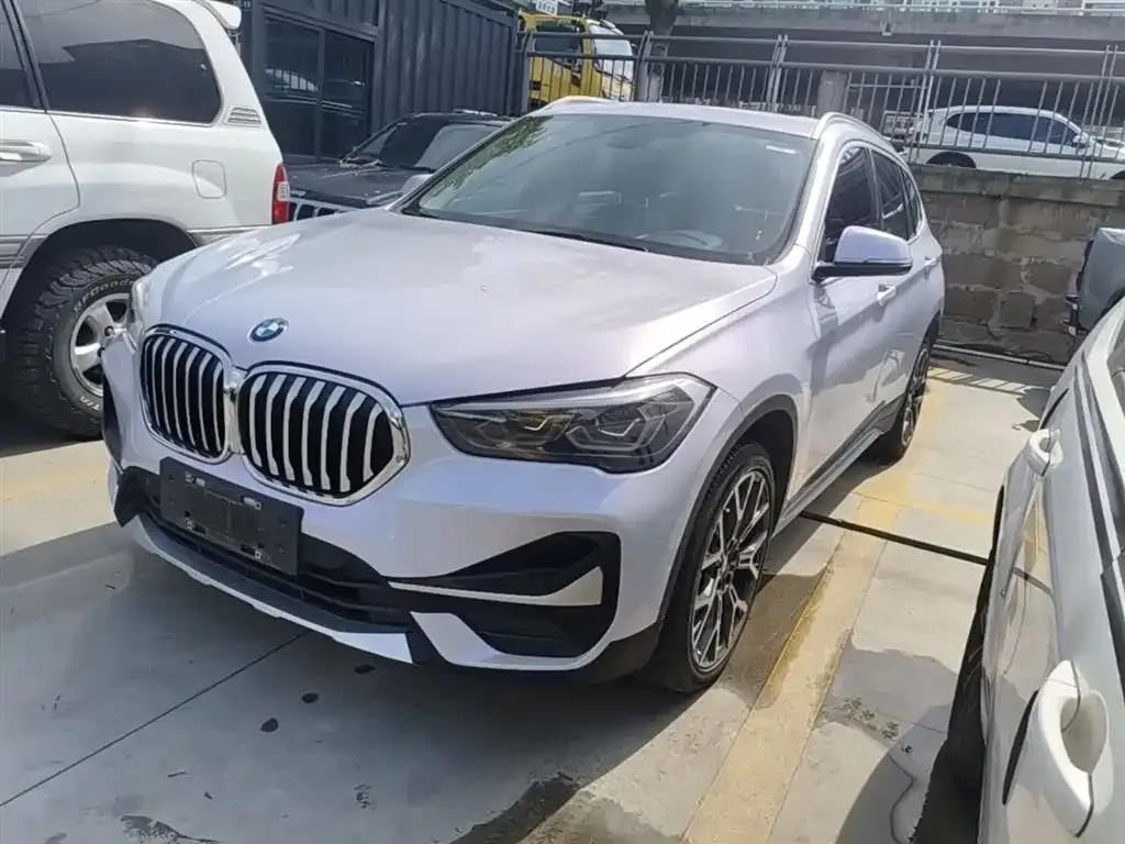 BMW X1 — фото 1