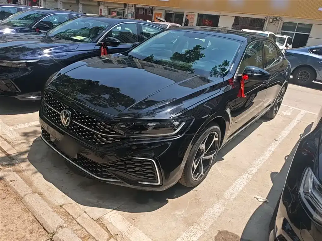 Volkswagen Passat — фото 1