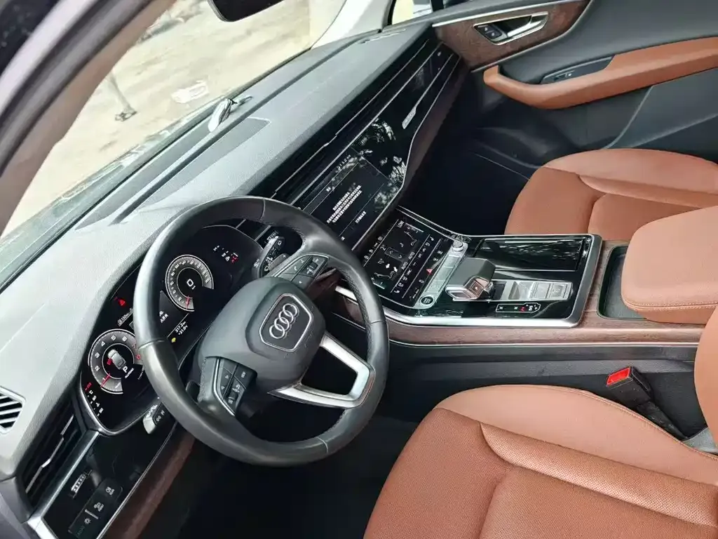 Audi Q7 — фото 7