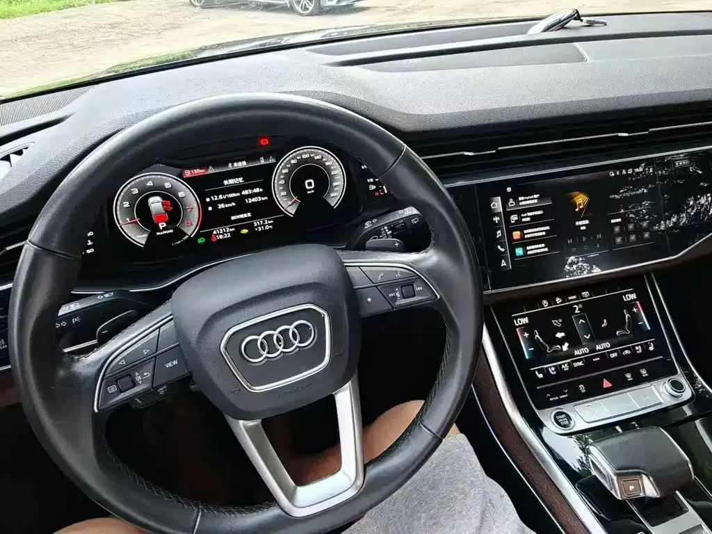Audi Q7 — фото 9
