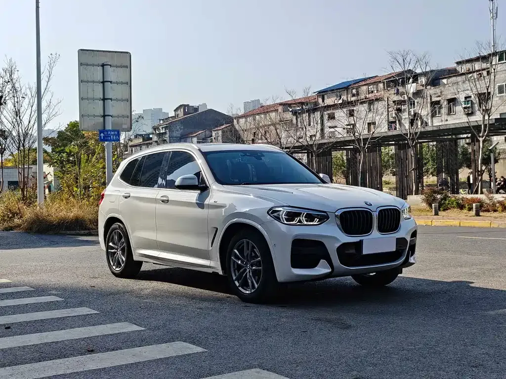 BMW X3 — фото 9