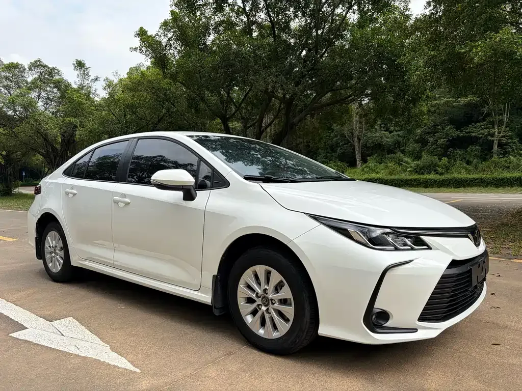 Toyota Corolla — фото 4