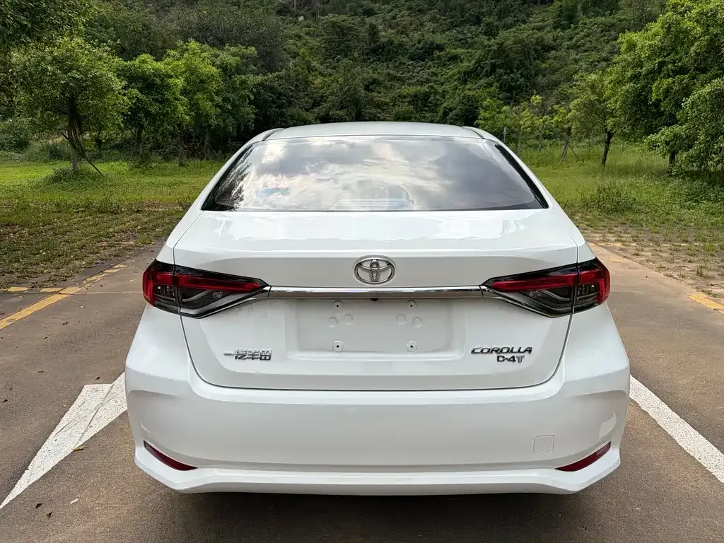 Toyota Corolla — фото 2