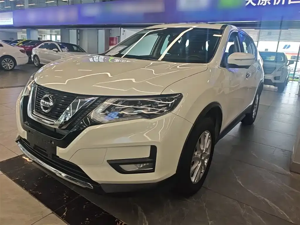 Nissan X-Trail — фото 1