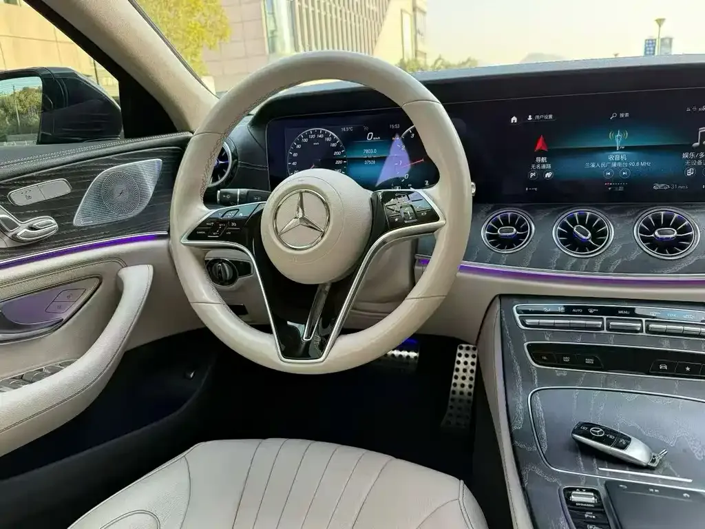 Mercedes-Benz CLS — фото 4