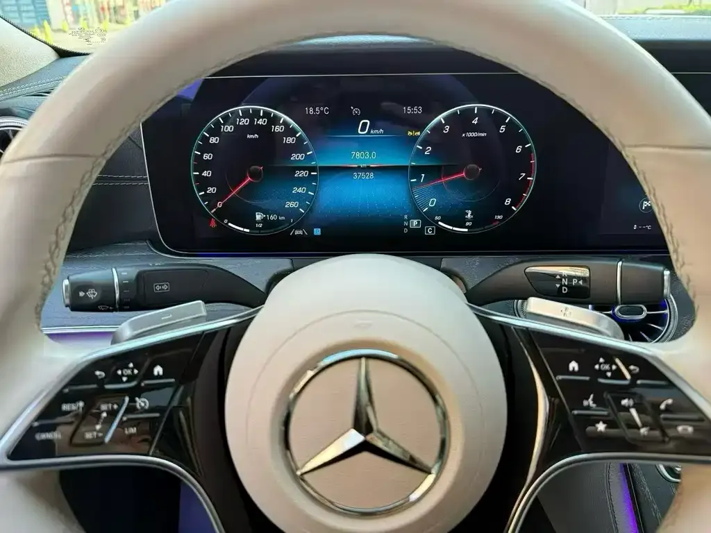 Mercedes-Benz CLS — фото 7