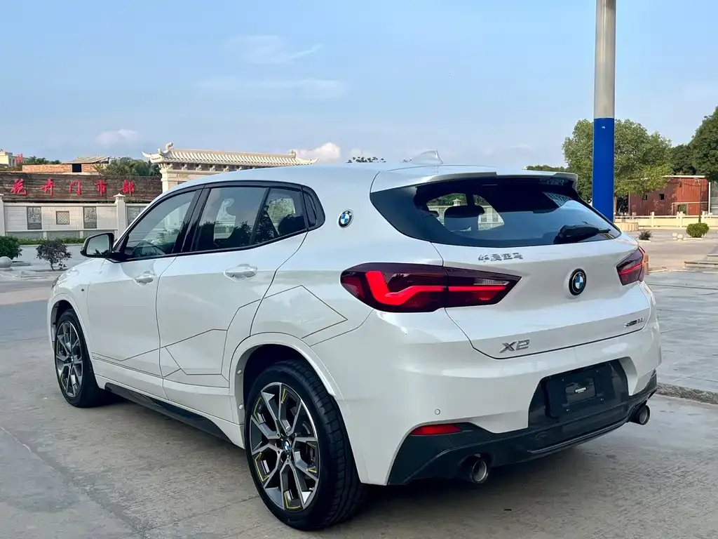BMW X2 — фото 10