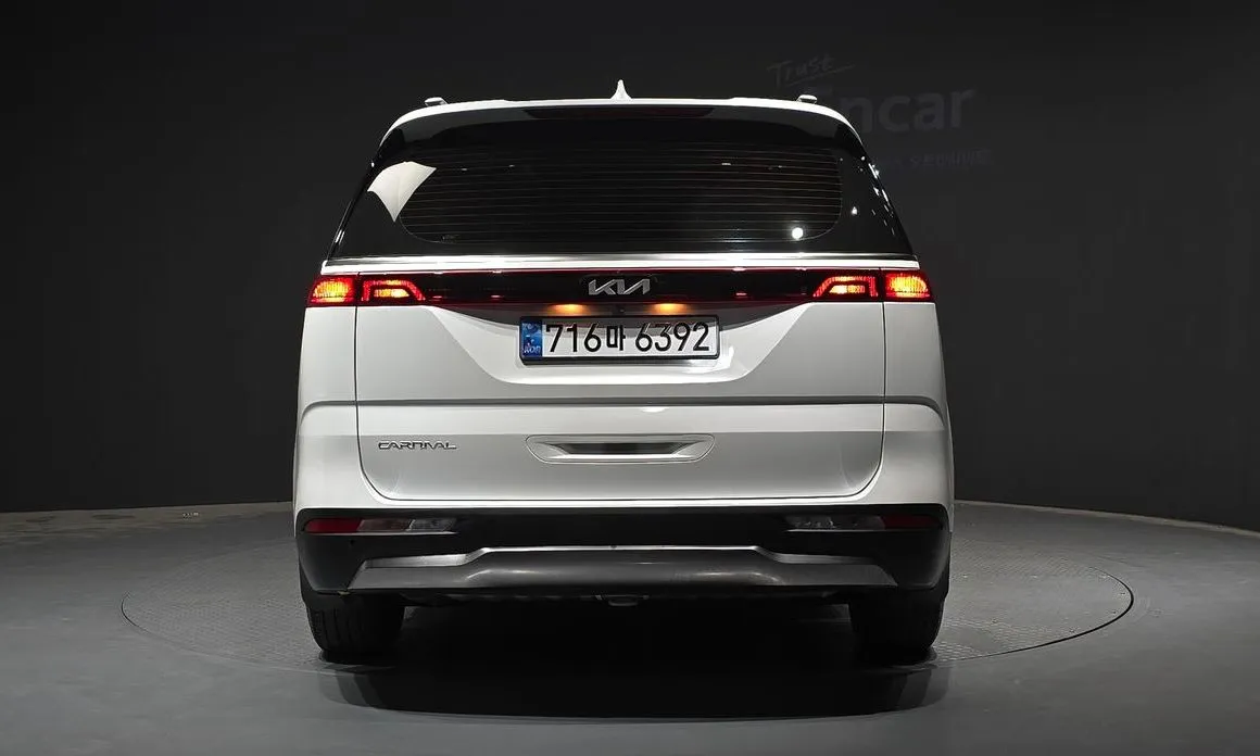 Kia Carnival — фото 4