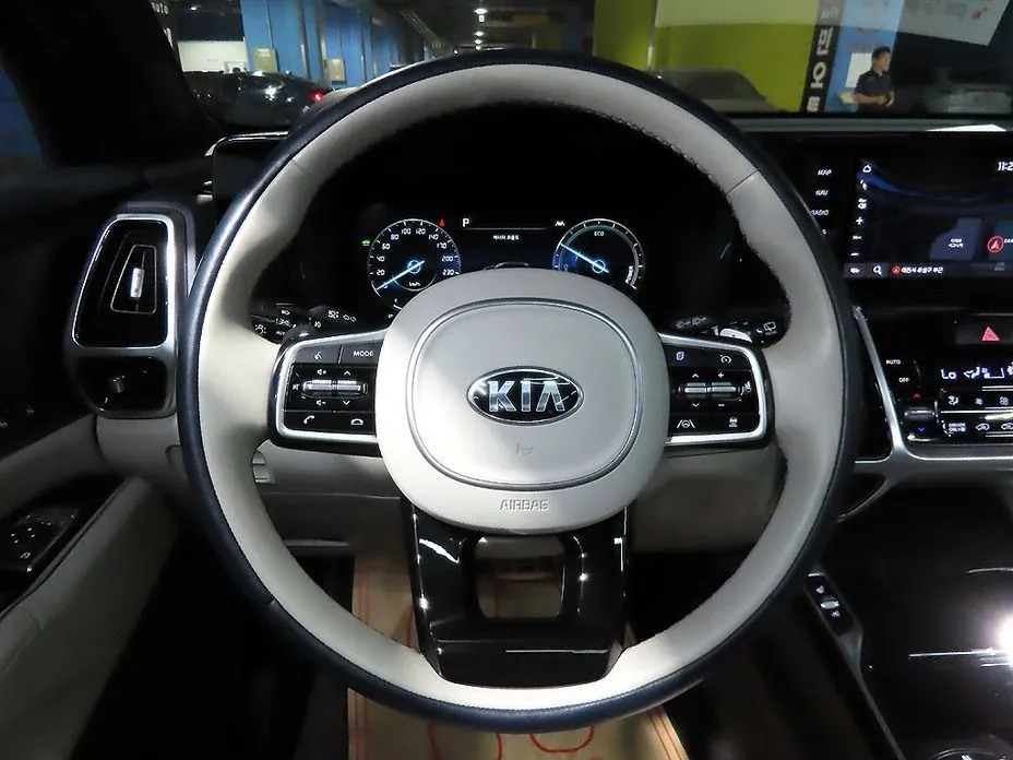 Kia Sorento — фото 5
