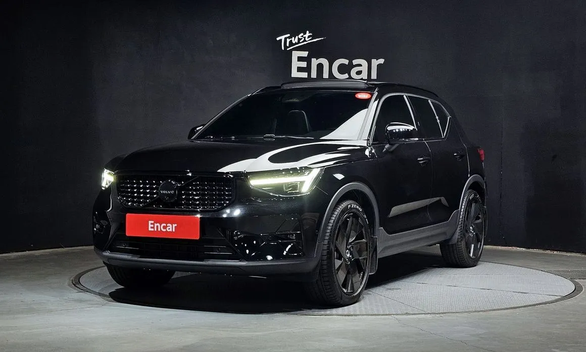 Volvo XC40 — фото 1