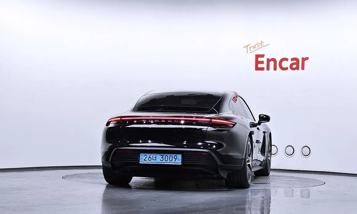 Porsche Taycan — фото 3