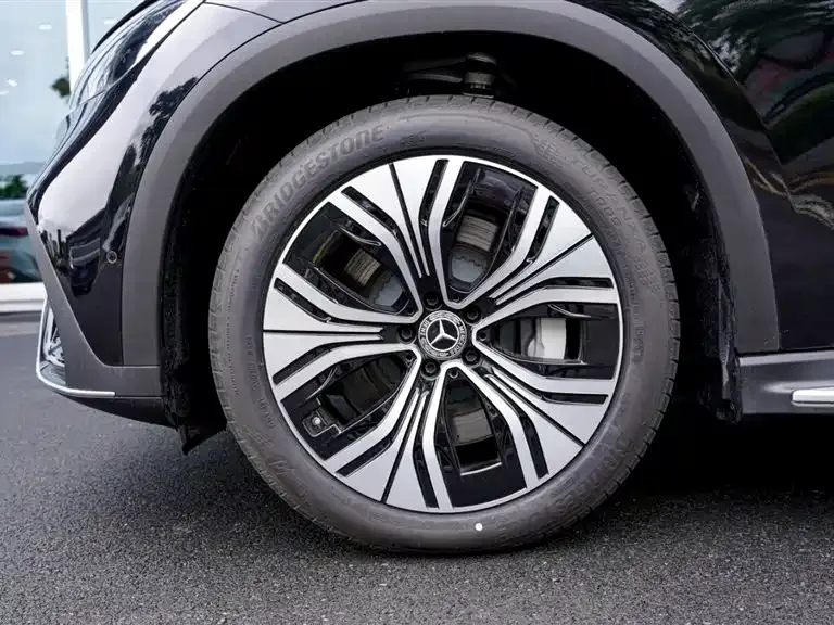 Mercedes-Benz EQE SUV — фото 7