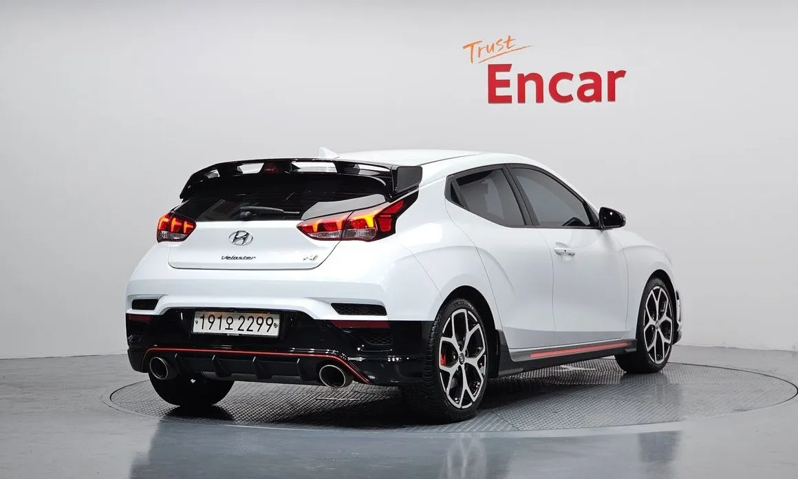 Hyundai Veloster — фото 2
