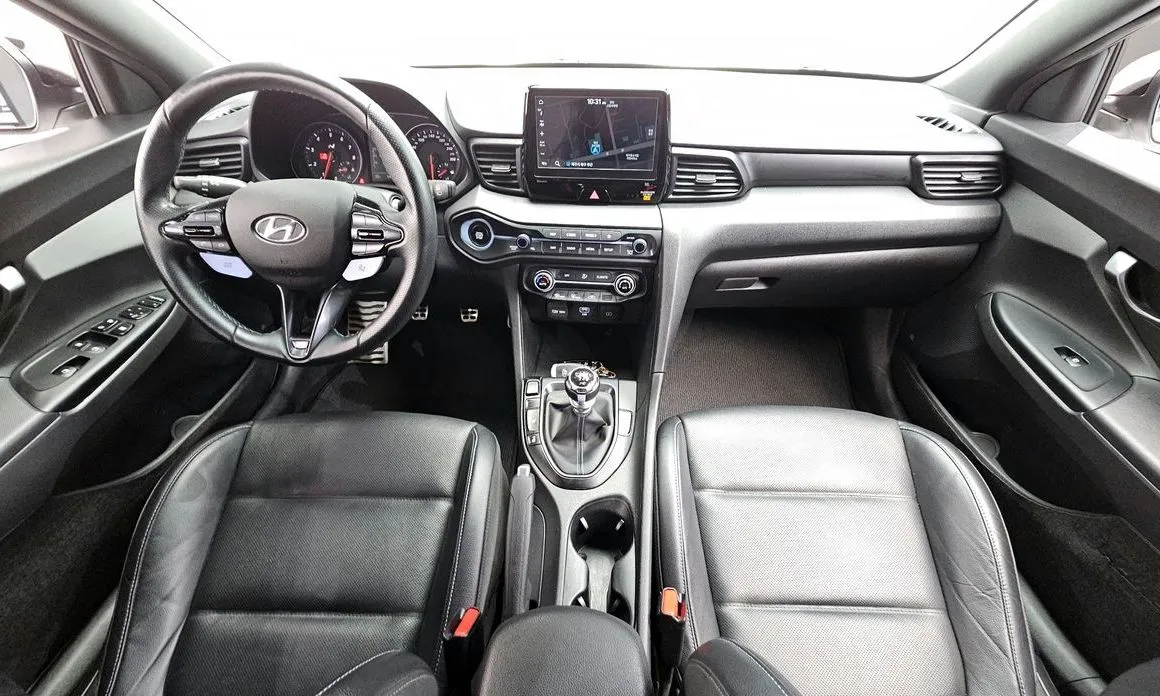 Hyundai Veloster — фото 8