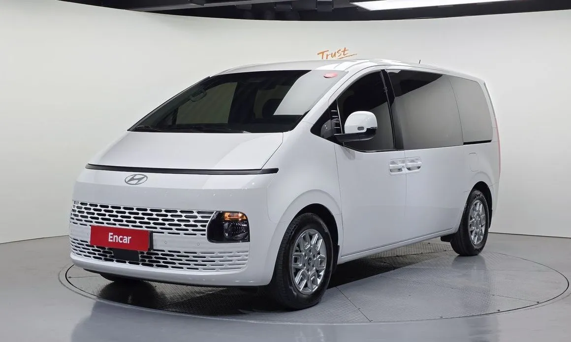 Hyundai Staria — фото 1