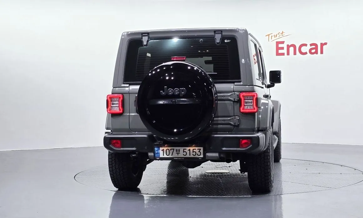 Jeep Wrangler — фото 9