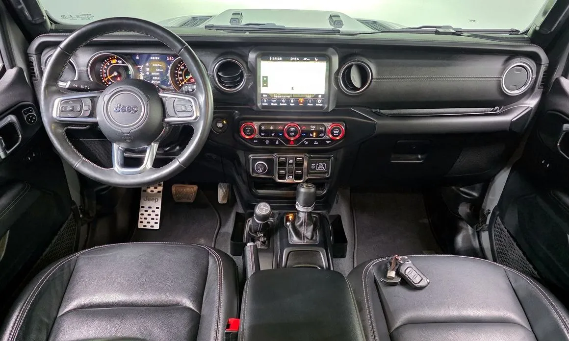 Jeep Wrangler — фото 10