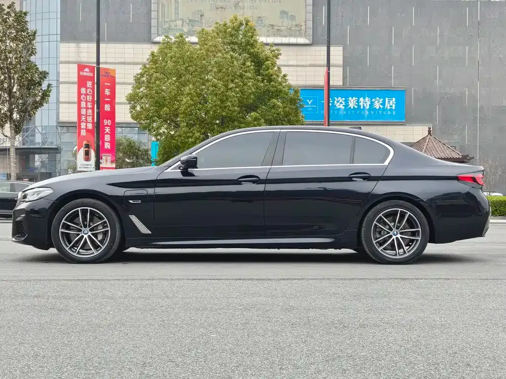 BMW 5 Series New Energy — фото 8