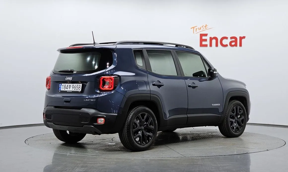 Jeep Renegade — фото 2