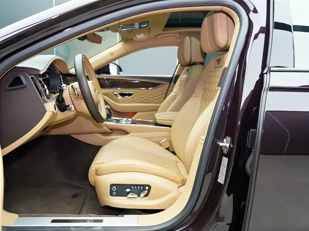Bentley Flying Spur — фото 8