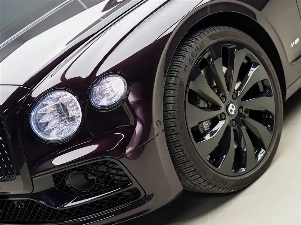 Bentley Flying Spur — фото 10