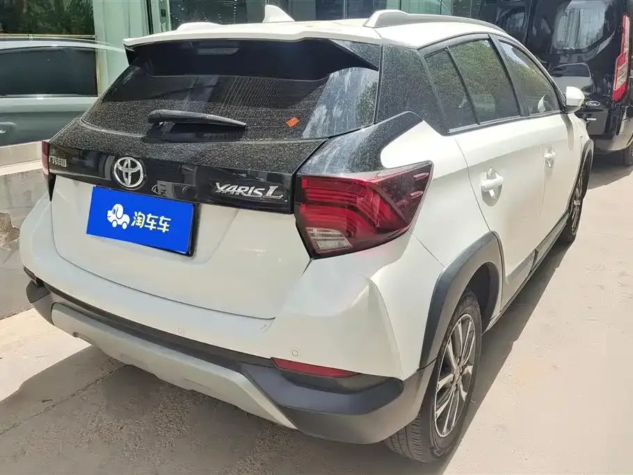 Toyota Yaris L — фото 4