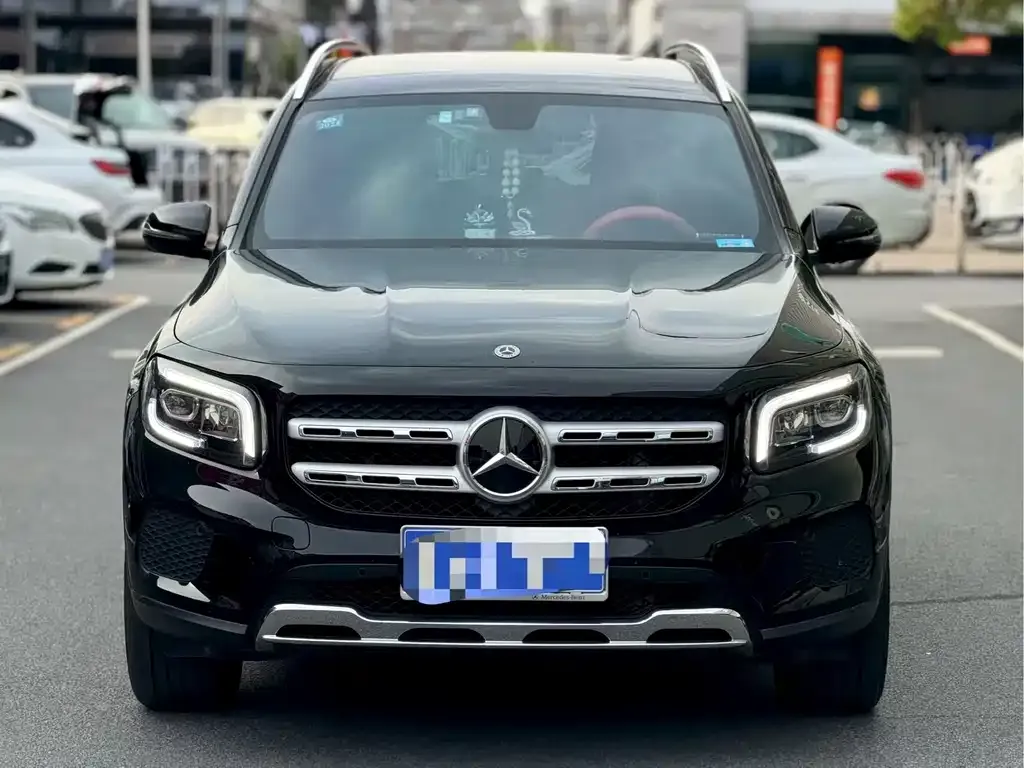 Mercedes-Benz GLB — фото 1