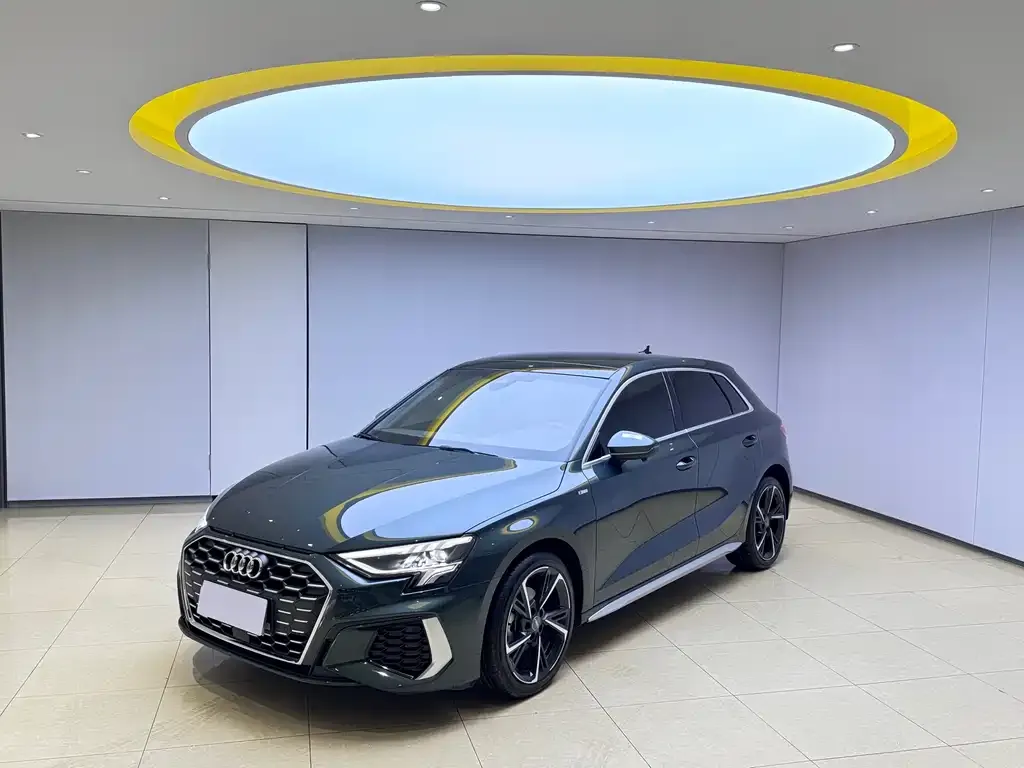Audi A3 — фото 1