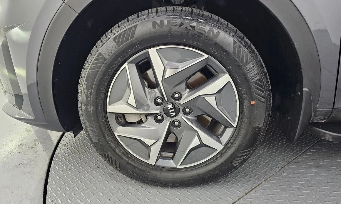 Kia Sorento — фото 9