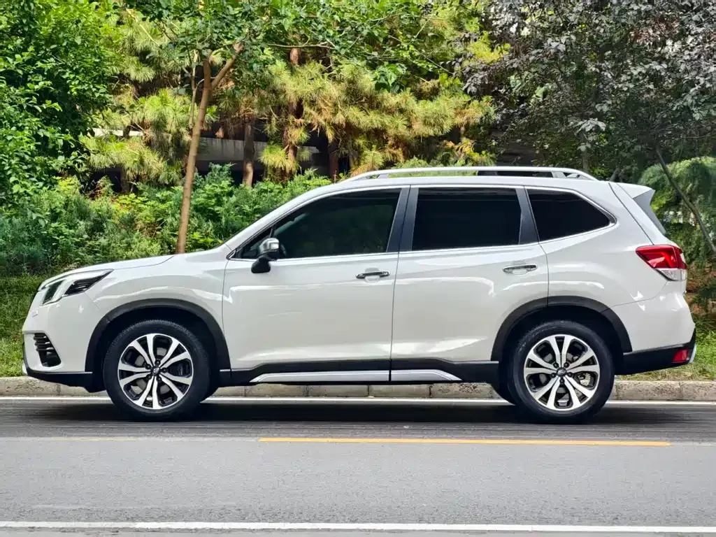 Subaru Forester — фото 5