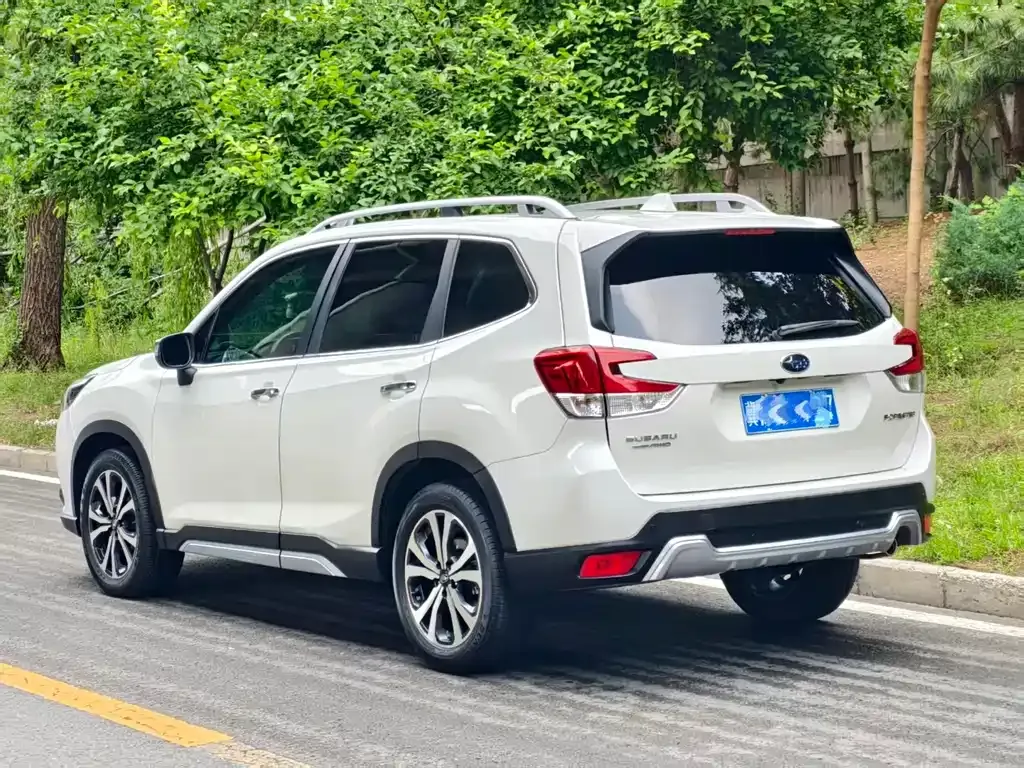 Subaru Forester — фото 4