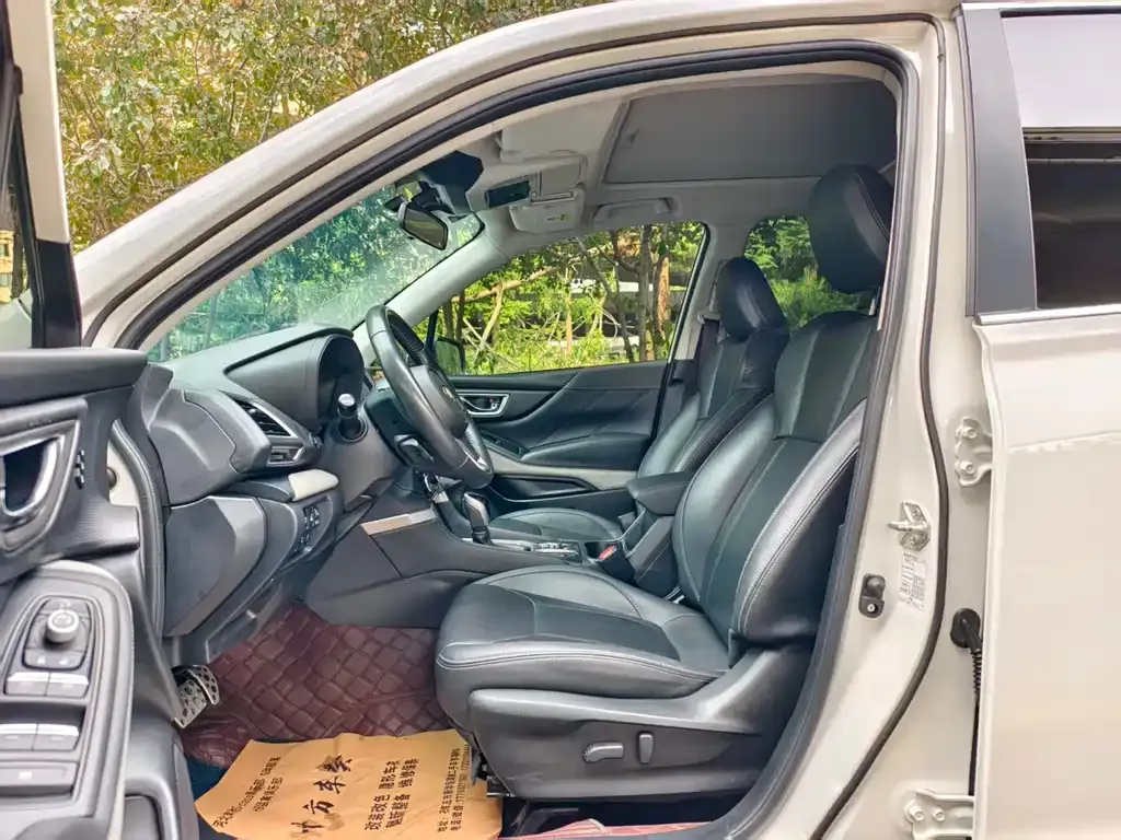 Subaru Forester — фото 2