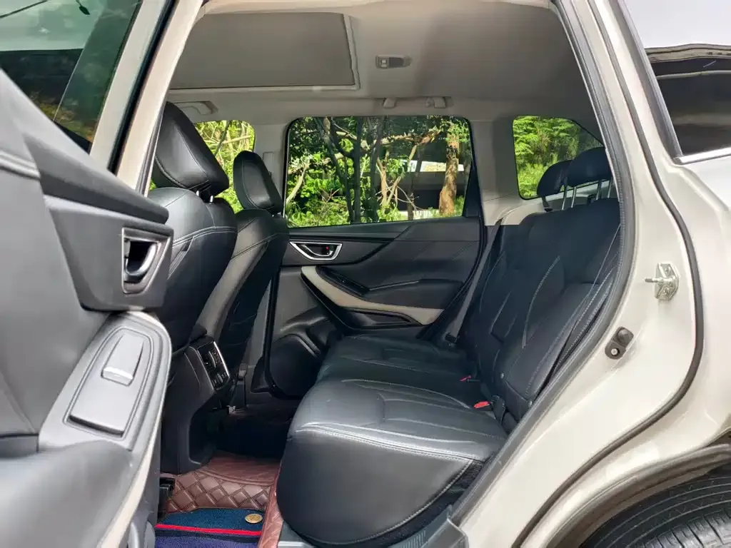 Subaru Forester — фото 9