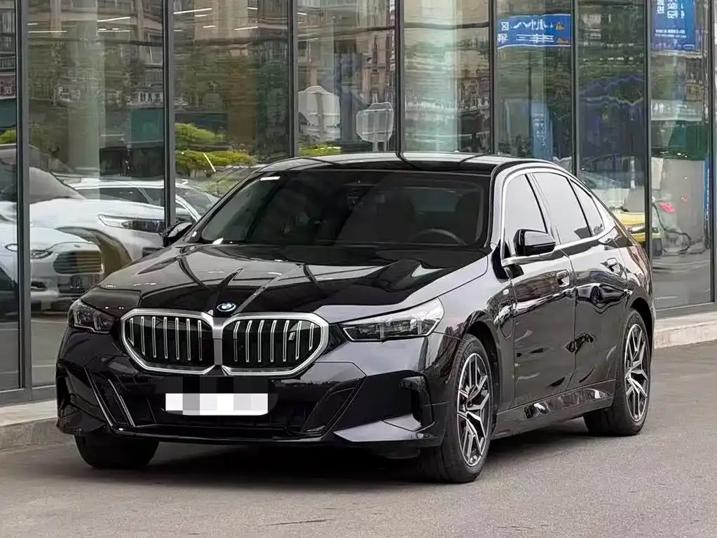 BMW i5 — фото 1