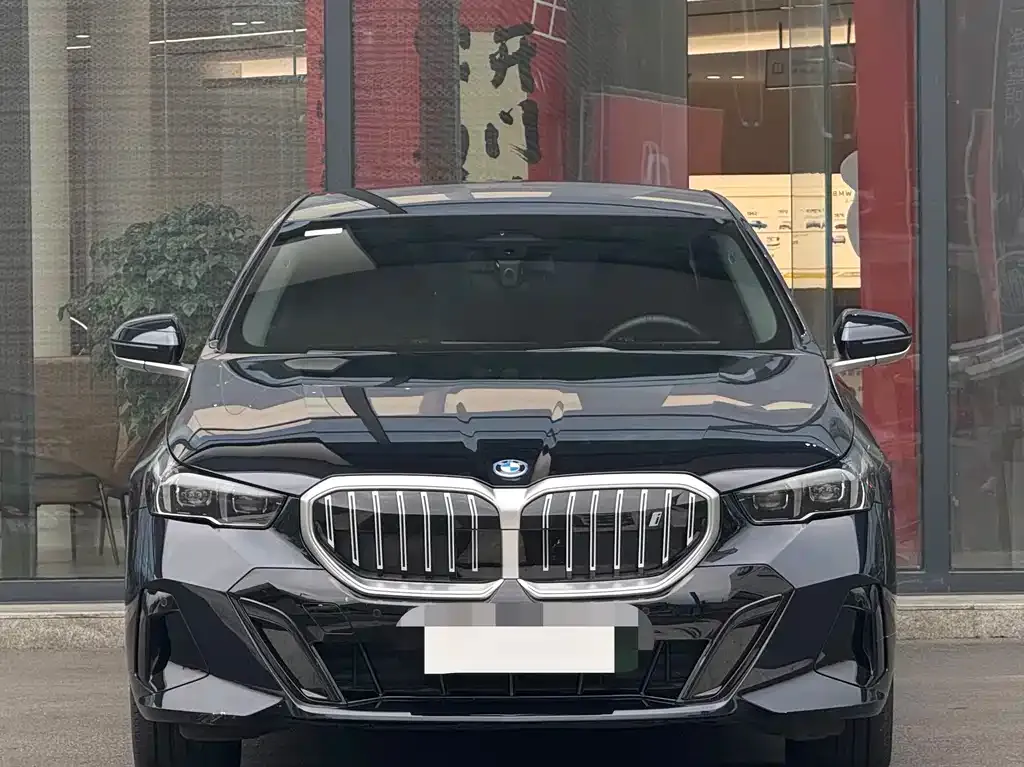 BMW i5 — фото 6