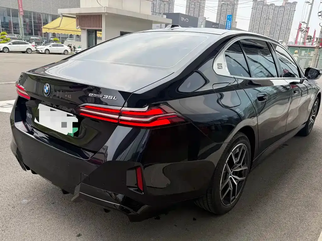 BMW i5 — фото 4