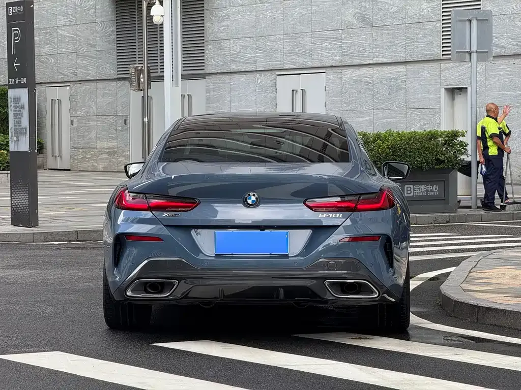 BMW 8 Series — фото 4