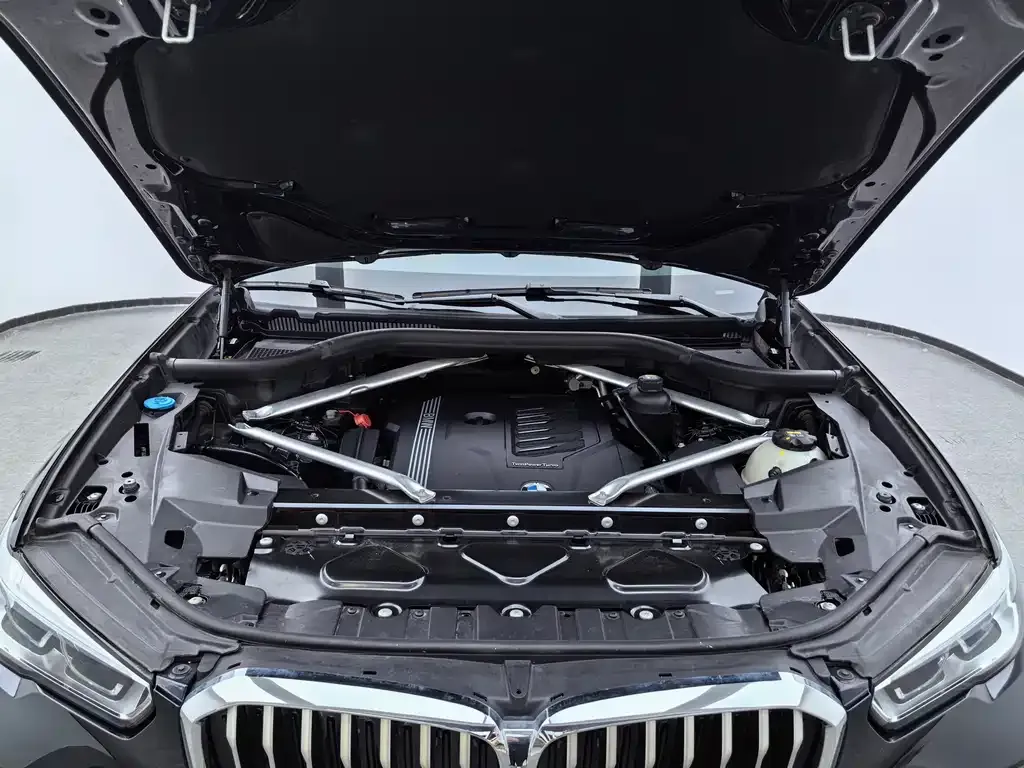 BMW X5 (Import) — фото 7
