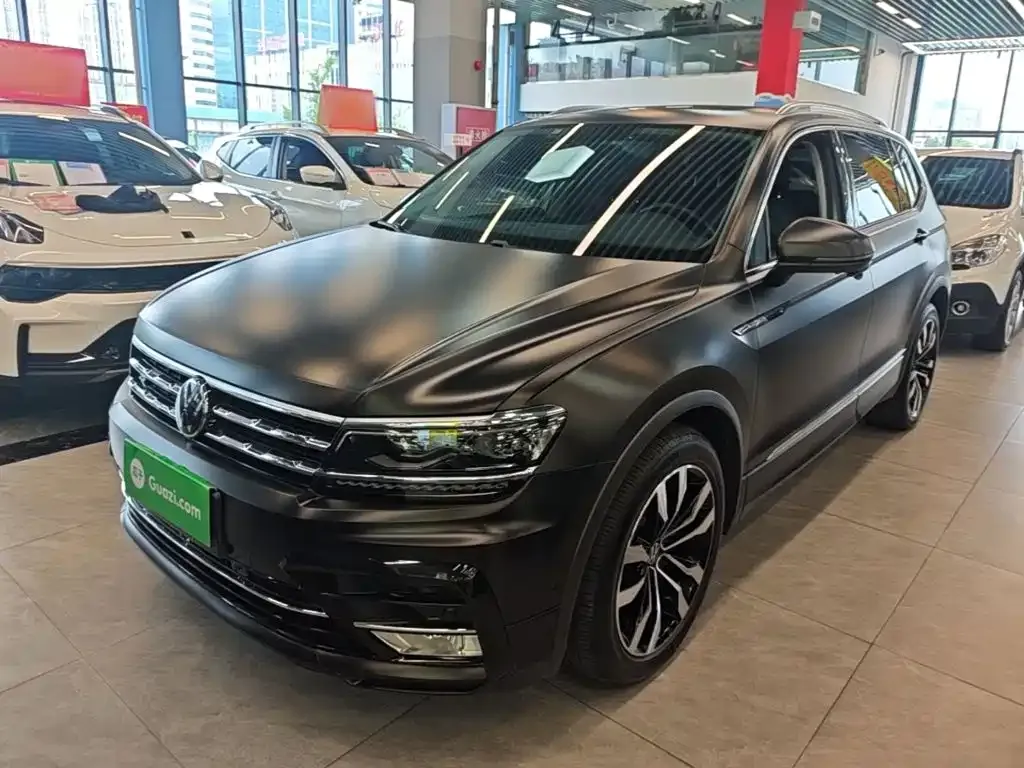 Volkswagen Tiguan L — фото 1