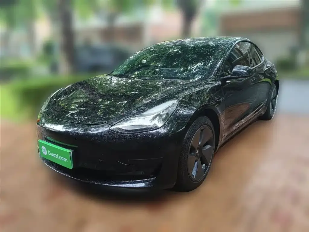 Tesla Model 3 — фото 1