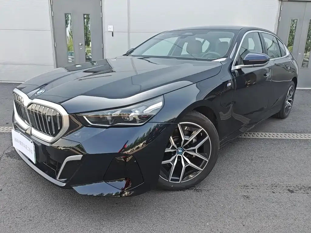 BMW i5 — фото 1