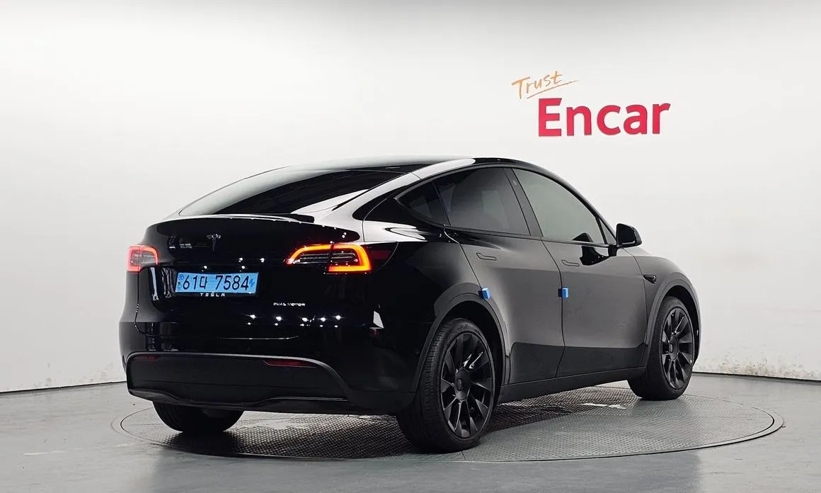 Tesla Model Y — фото 6