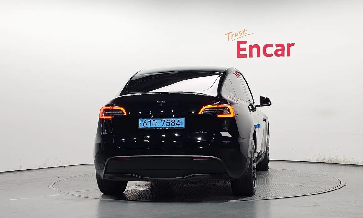 Tesla Model Y — фото 2
