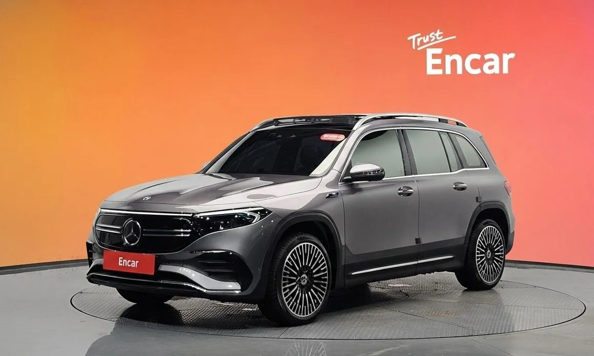 Mercedes-Benz EQB — фото 1